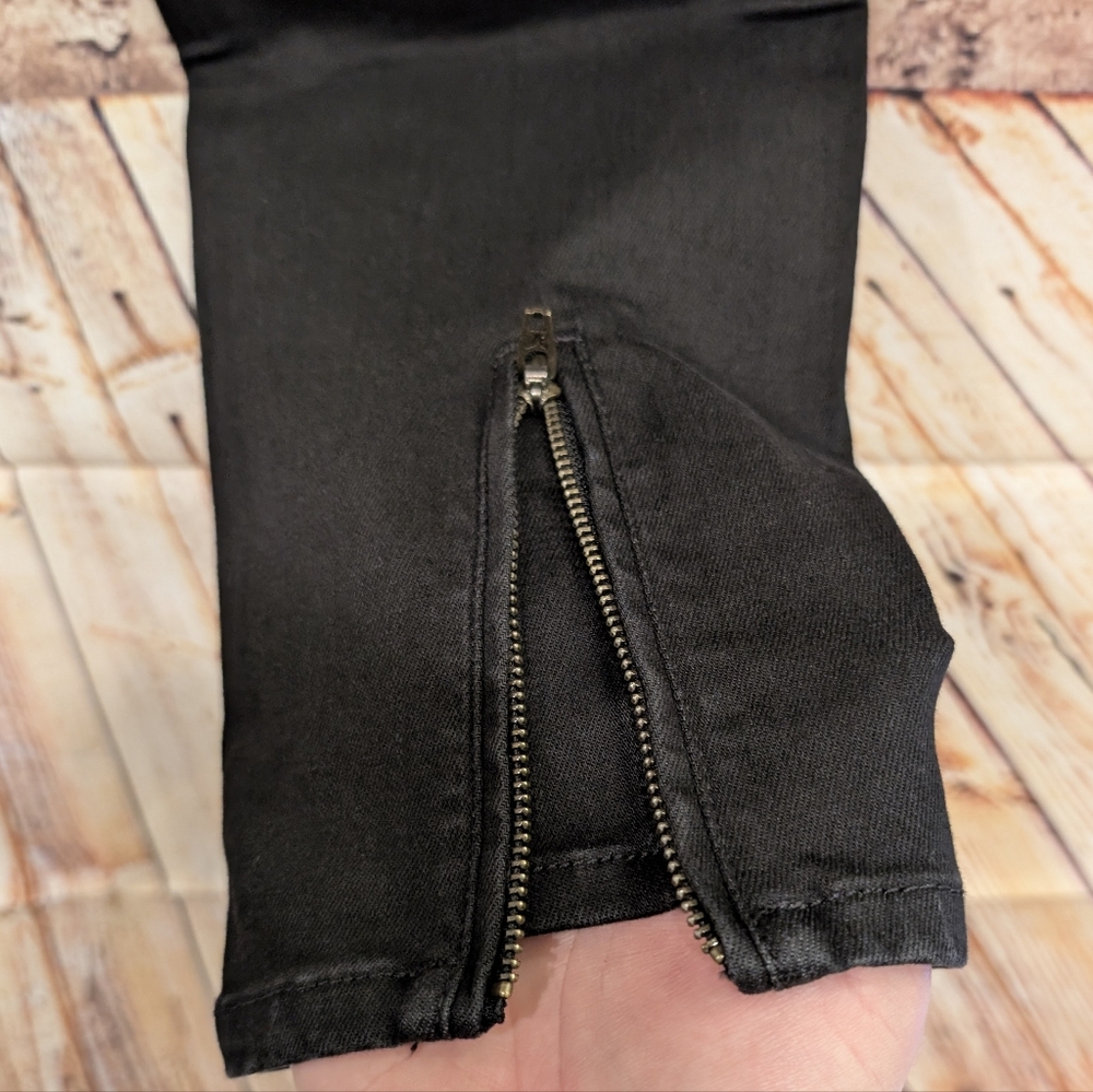 SALE 🎉  American Eagle Luxe Black Moto Denim Hi Rise Jegging Jeans Short Length - Picture 4 of 7